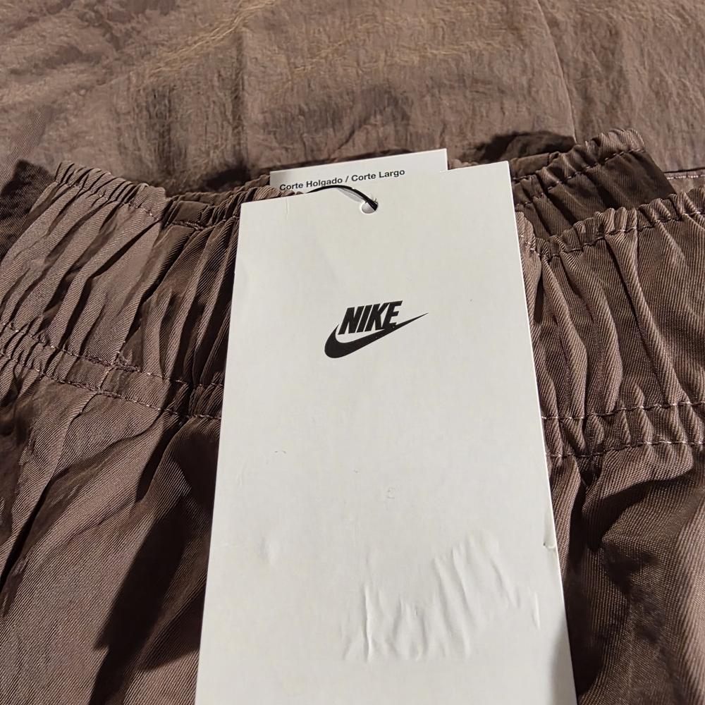 Nike Women's Tan Cargo Shorts - Picture 6 of 10